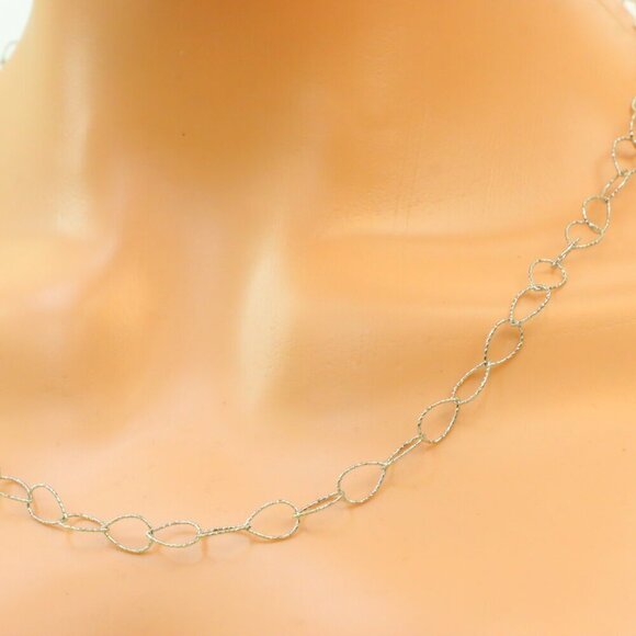 Minimalist Necklace, Sleek & Modern Design, Women’s Fashion, YC110388-N - Picture 5 of 10